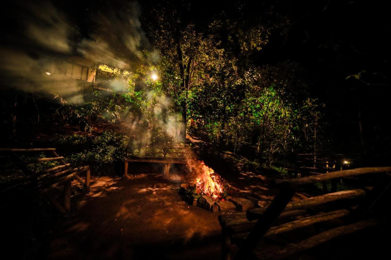 Golden Fern Resort Kanthalloor Eksteriør bilde