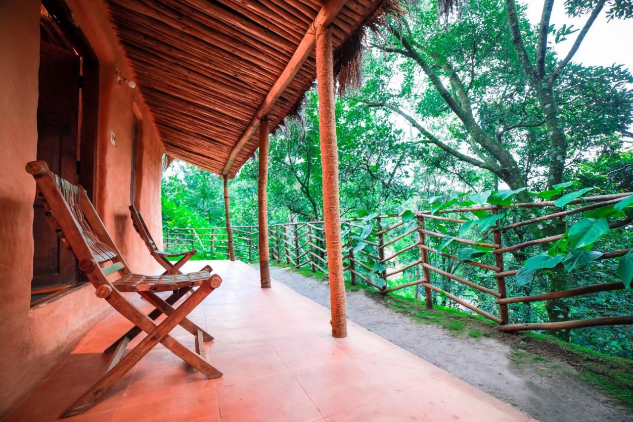 Golden Fern Resort Kanthalloor Eksteriør bilde